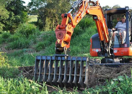 Op maat gemaakte graafmachine Rake voor 20 ton Graafmachine PC200 DH200 SK200 0.8m3 voor Vegetatie Reiniging Aardbeweging Projecten